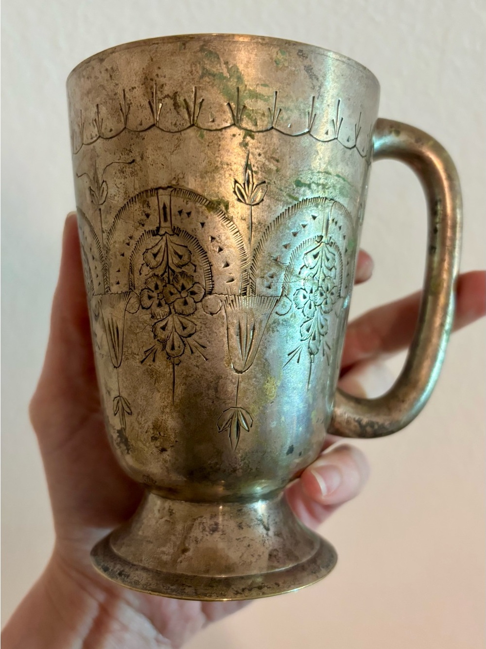 Antique-Style Etched Metal Pedestal Mug - Silver Finish